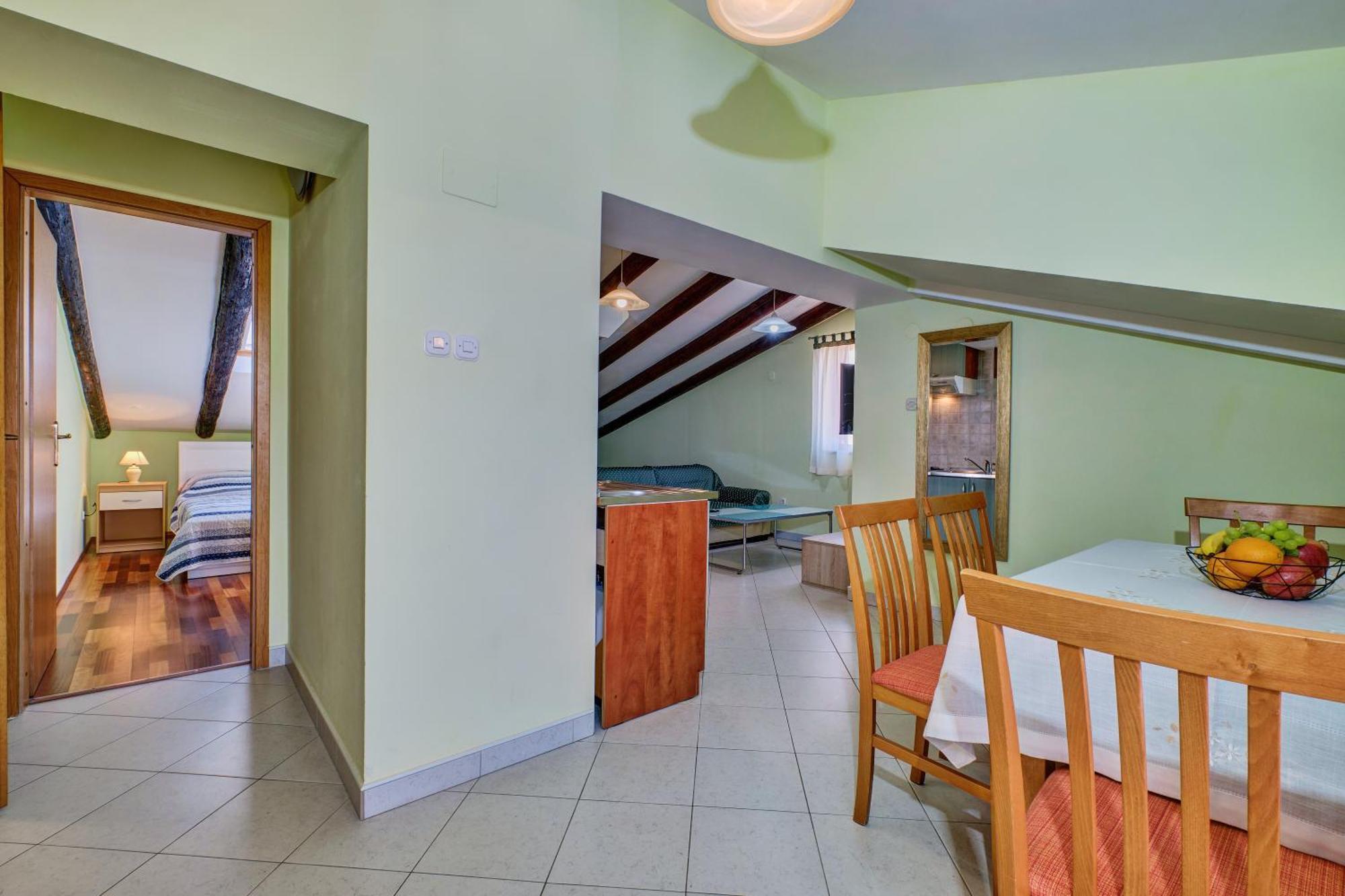 Apartments Suzana Mali Losinj Bagian luar foto